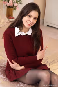 Amelie Belain hot photo gallery - picture 2