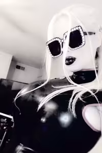Sabrina Sabrok hot photo gallery - picture 1