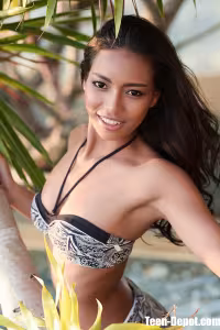 Chloe Thai hot photo gallery - picture 4