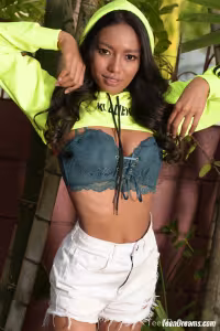 Chloe Thai hot photo gallery - picture 2