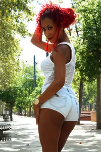 Afra Red hot photo gallery - picture 4