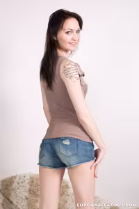 Belle Claire hot photo gallery - picture 2