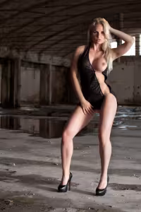 Claudie Silke hot photo gallery - picture 3