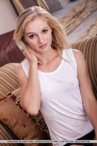 Leona Honey hot photo gallery - picture 1