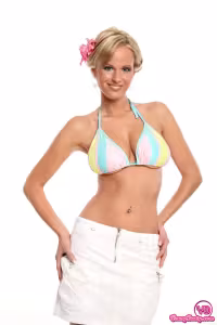 Raylene Richards hot photo gallery - picture 3