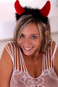 Tracy Loves hot photo gallery - picture 1