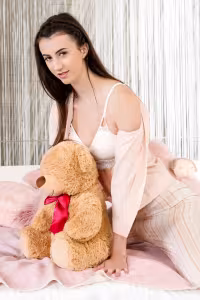 Lina Luxa hot photo gallery - picture 2