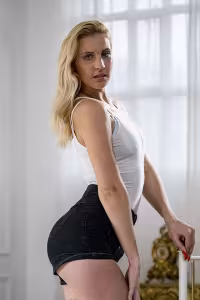 Lulu Love hot photo gallery - picture 5