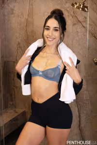 Izzy Green hot photo gallery - picture 1