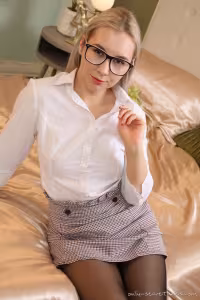 Lil Karla hot photo gallery - picture 1