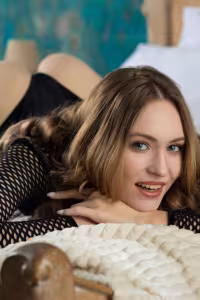 Mencia Francis hot photo gallery - picture 7