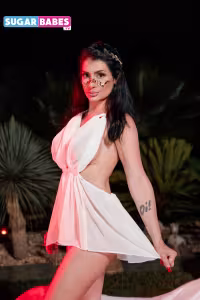 Misha Maver hot photo gallery - picture 1