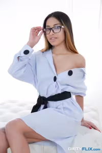 Roxy Lips hot photo gallery - picture 1