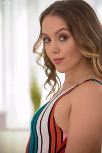 Zoe Doll hot photo gallery - picture 2