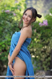 Li Moon hot photo gallery - picture 5