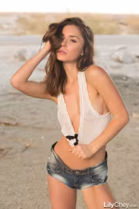 Lily Chey hot photo gallery - picture 14