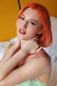 Lola Red hot photo gallery - picture 3