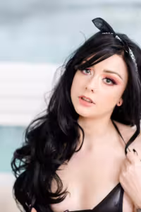 Alessa Savage hot photo gallery - picture 3