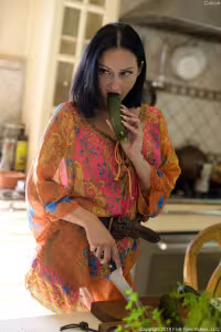 Cassie Clarke hot photo gallery - picture 3