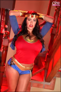 Leanne Crow hot photo gallery - picture 2