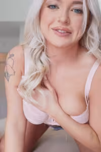 Alexis Kay hot photo gallery - picture 2