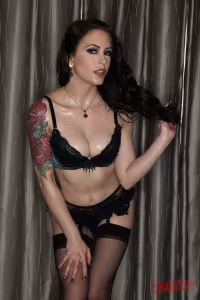 Anna de Ville hot photo gallery - picture 1