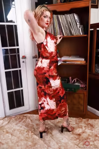 Apricot Pitts hot photo gallery - picture 3