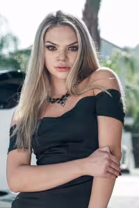 Athena Faris hot photo gallery - picture 9