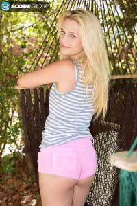 Aubrey Gold hot photo gallery - picture 1