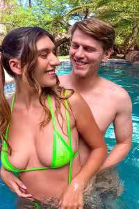 Aubry Babcock hot photo gallery - picture 1