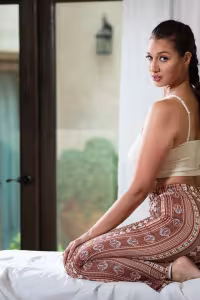 Bella Rolland hot photo gallery - picture 6