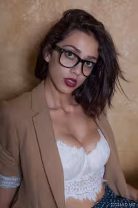 Belle Wood hot photo gallery - picture 2