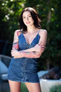 Charlotte Sins hot photo gallery - picture 4