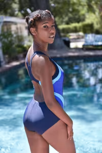 Daizy Cooper hot photo gallery - picture 4