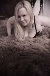 Greta Noir hot photo gallery - picture 5
