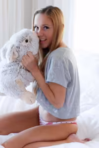 Hollie Mack hot photo gallery - picture 5