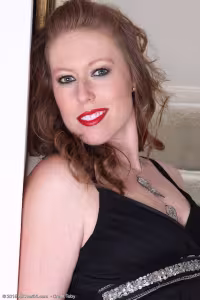Jayme Lou hot photo gallery - picture 1