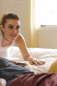 Kat Monroe hot photo gallery - picture 1