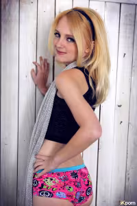 Kate Bloom hot photo gallery - picture 9