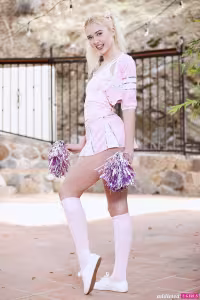 Kenzie Reeves hot photo gallery - picture 2
