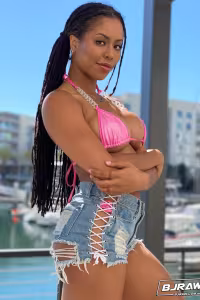 Kira Noir hot photo gallery - picture 8