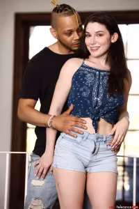 Lily Lou hot photo gallery - picture 1