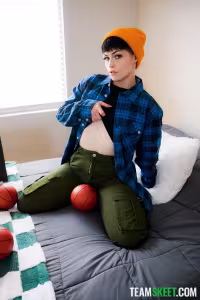 Raee Ripley hot photo gallery - picture 2