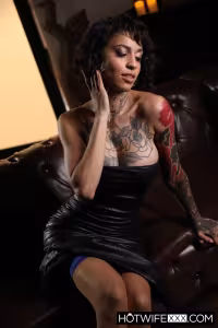 Ravyn Alexa hot photo gallery - picture 1