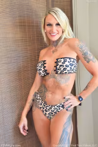 Stephanie Love hot photo gallery - picture 10