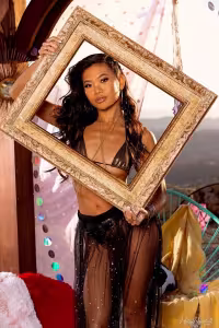 Vina Sky hot photo gallery - picture 4