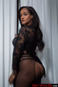 Zoey Sinn hot photo gallery - picture 8