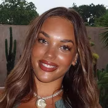 Porn actress Alanna Pow