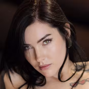 Porn actress Mag Numb