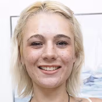 Porn actress Ellie Smoke